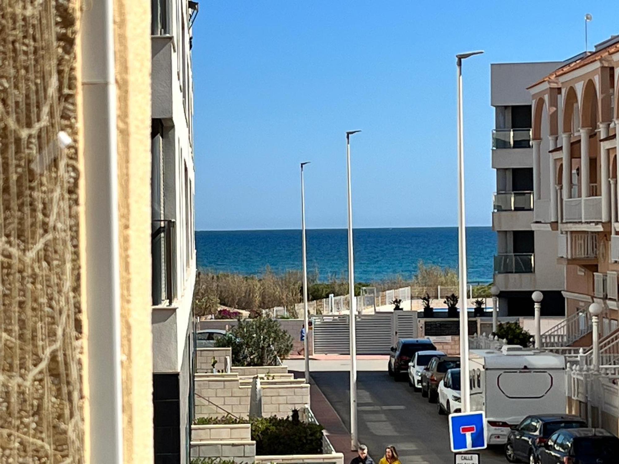 Yellow Apartment-la Mata -2 Min To Beach, Private Garage Apartment *