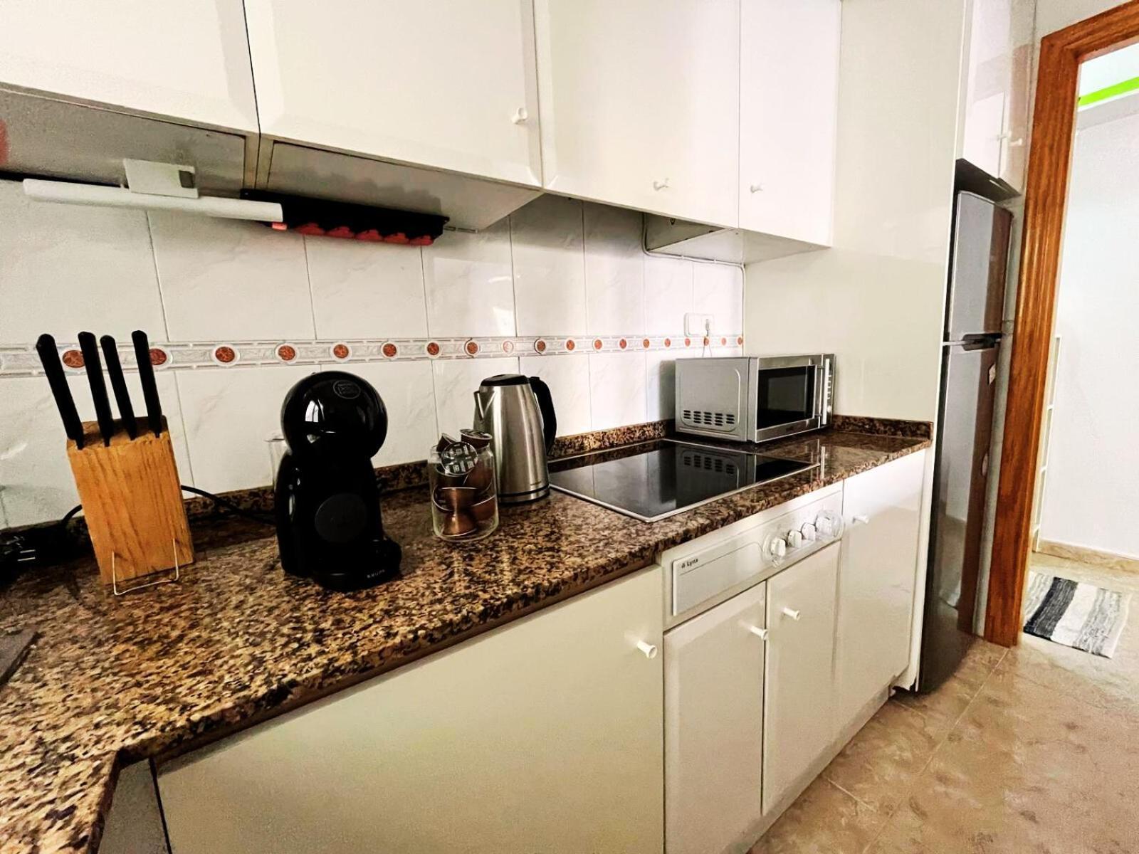 Yellow Apartment-la Mata -2 Min To Beach, Private Garage Torre La Mata