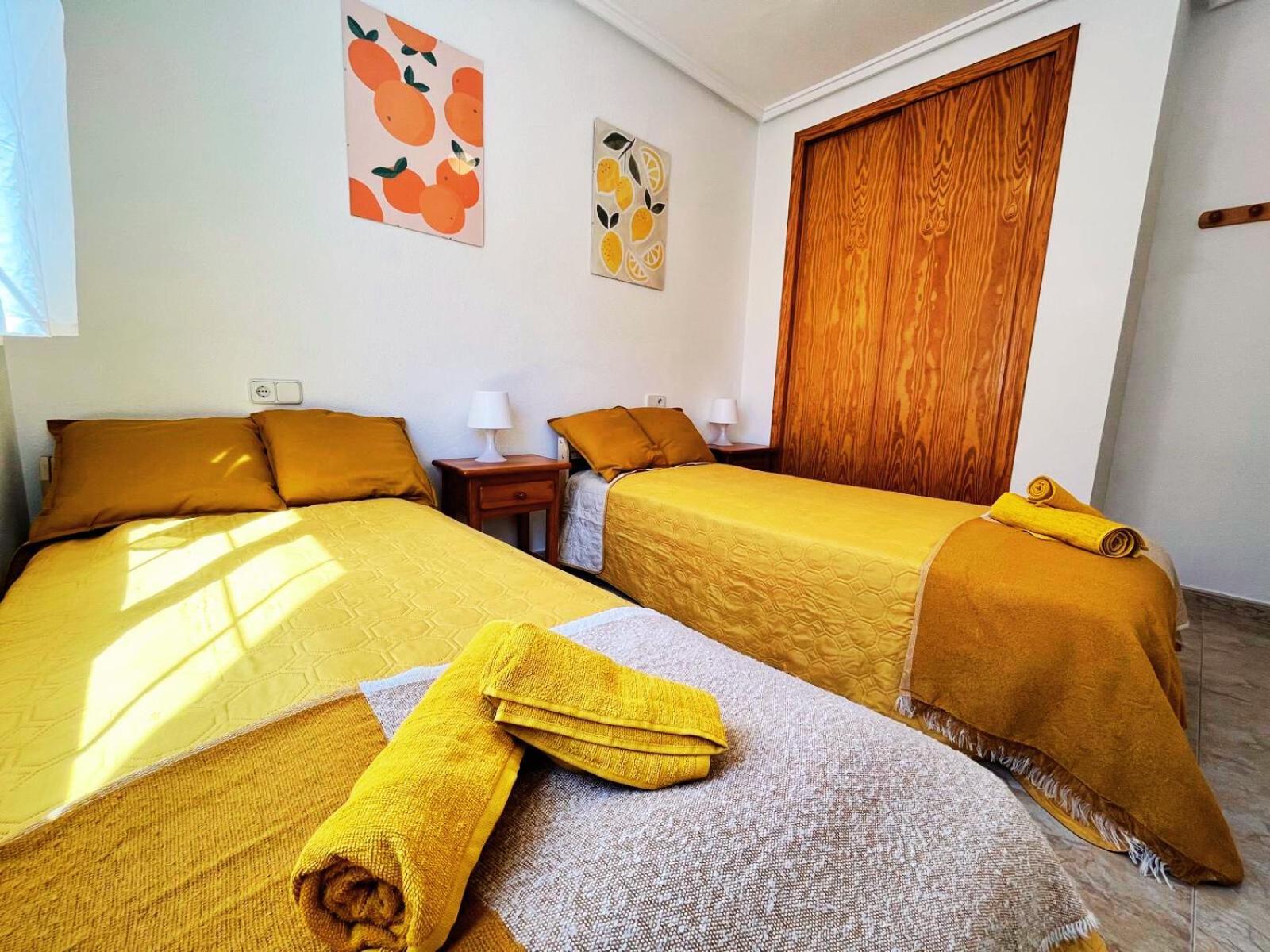 Apartment Yellow Apartment-la Mata -2 Min To Beach, Private Garage Torre La Mata